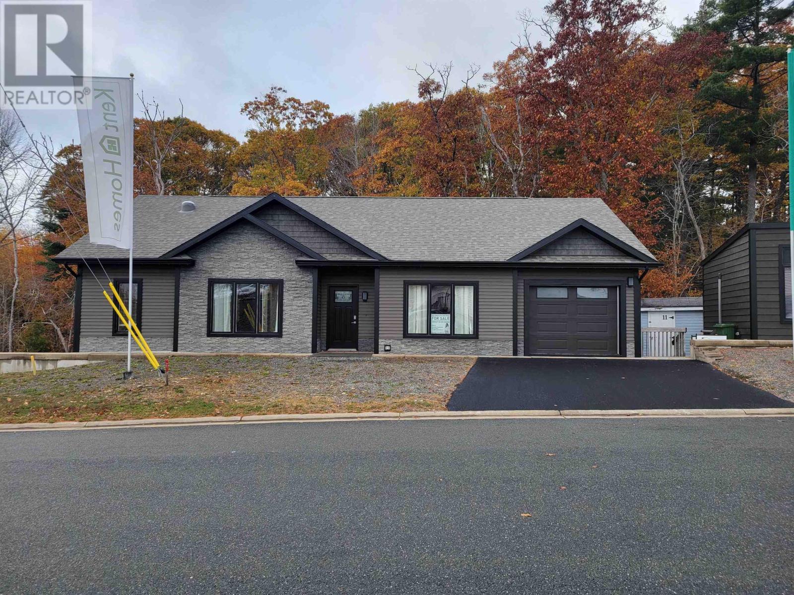 277 Haven Dr, Bridgewater, NS B4V 4E4