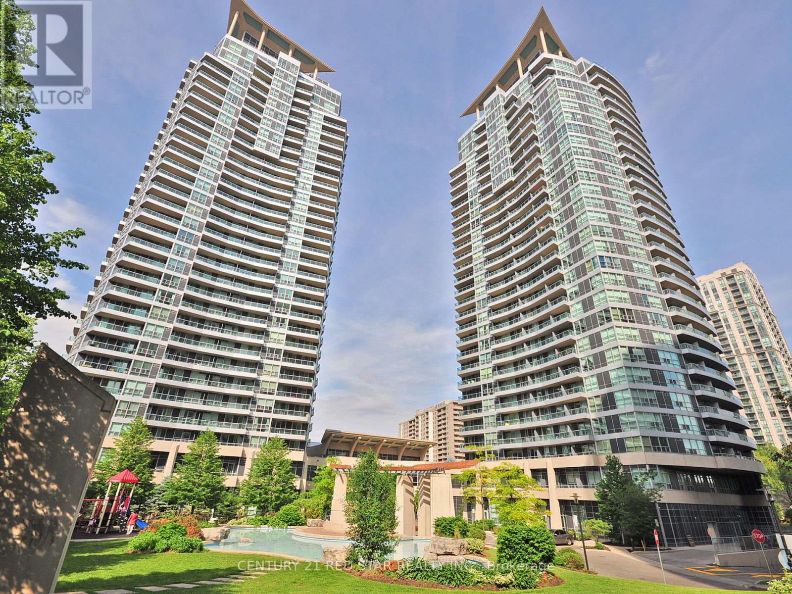 3001 1 Elm Dr N, Mississauga City Centre, ON L5B 4M1