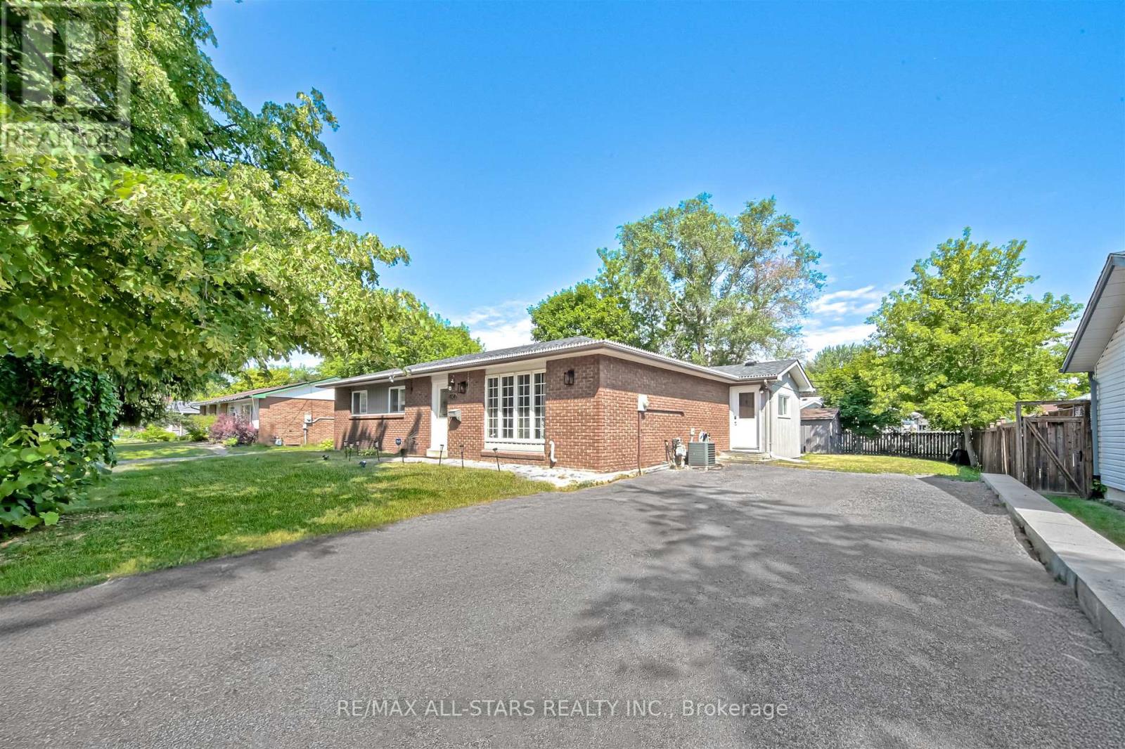 354 Adeline Dr, Georgina, ON L4P 3C3