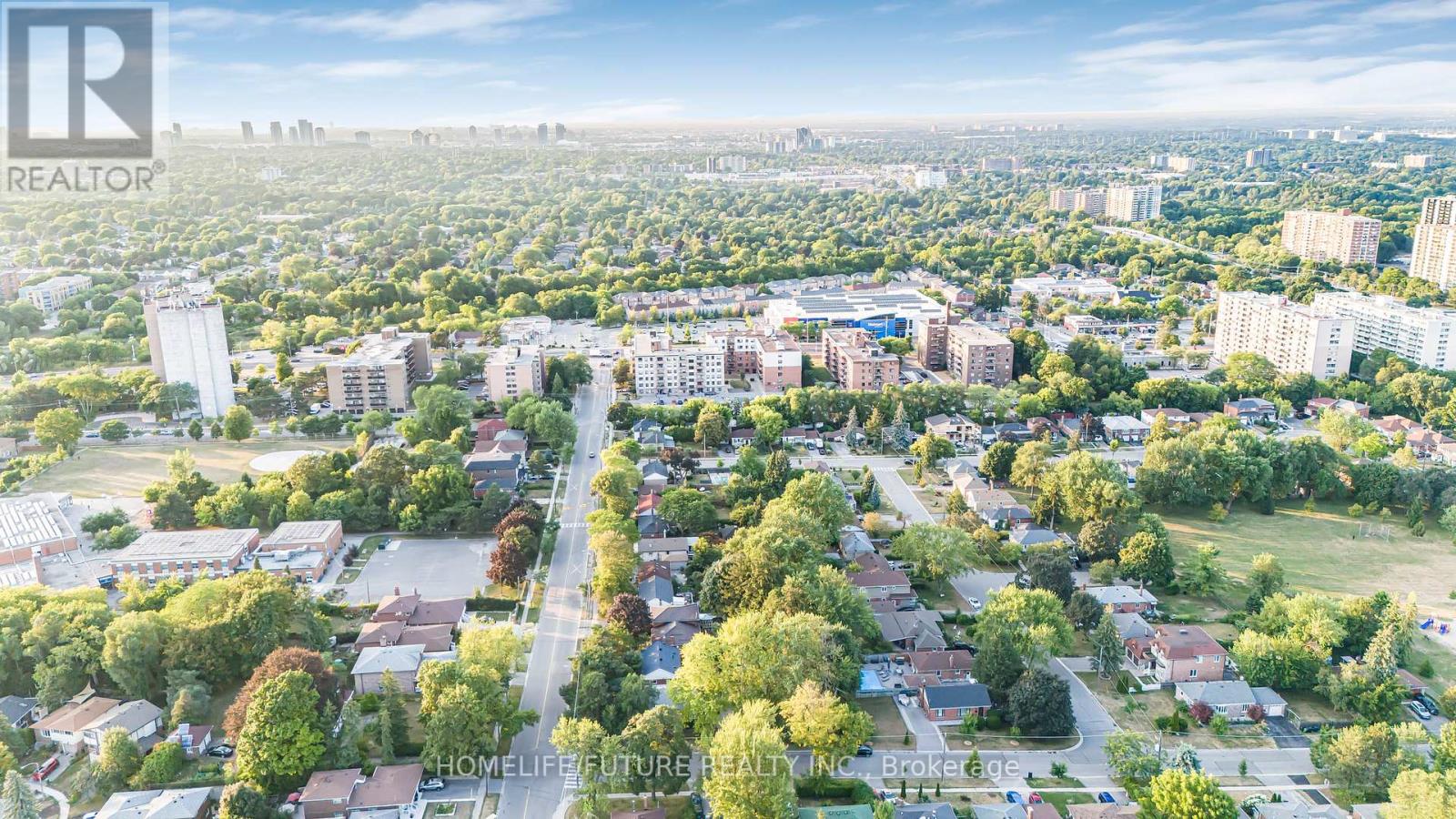 71 Mason Rd, Toronto, ON M1M 3R3