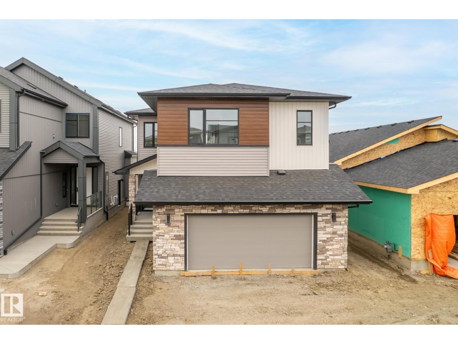 7095 Kiviaq Cr SW, Edmonton, AB T6W 5N7
