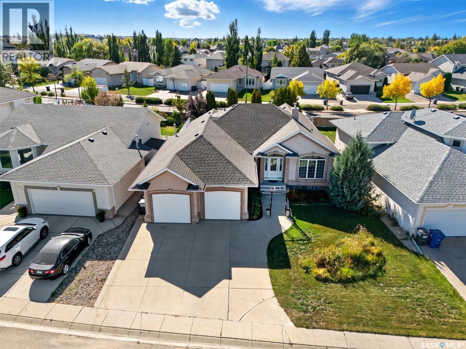 307 Beechmont Ln, Saskatoon, SK S7V 1C6