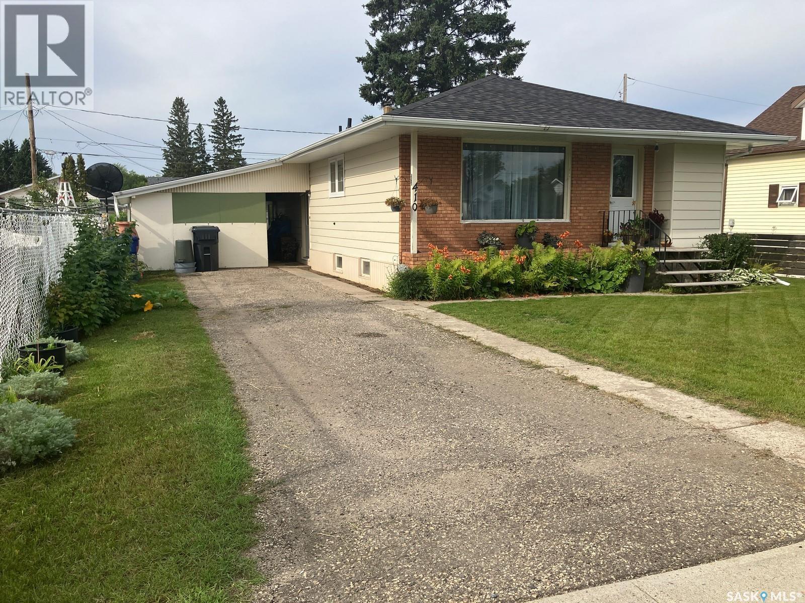 410 1st Street West, Nipawin, SK S0E 1E0