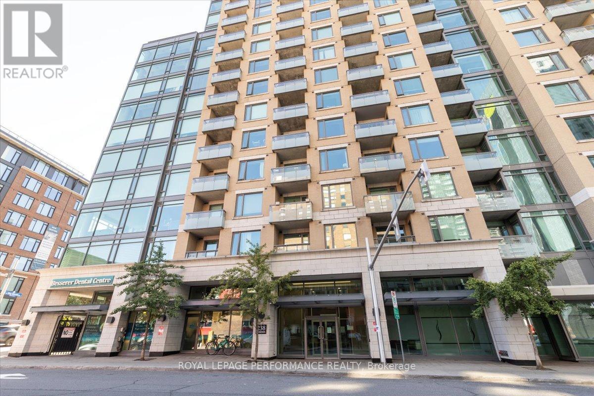 213 238 Besserer St, Ottawa, ON K1N 6B1