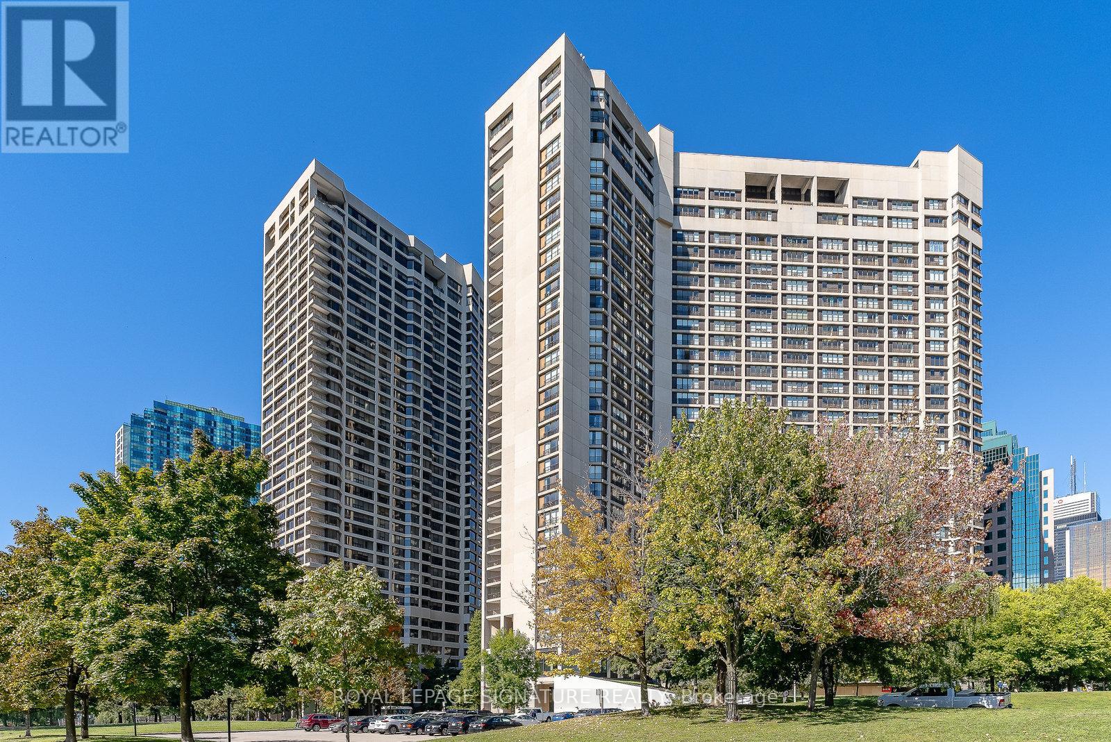 2436 33 Harbour Sq, Toronto Waterfront Communities, ON M5J 2G2