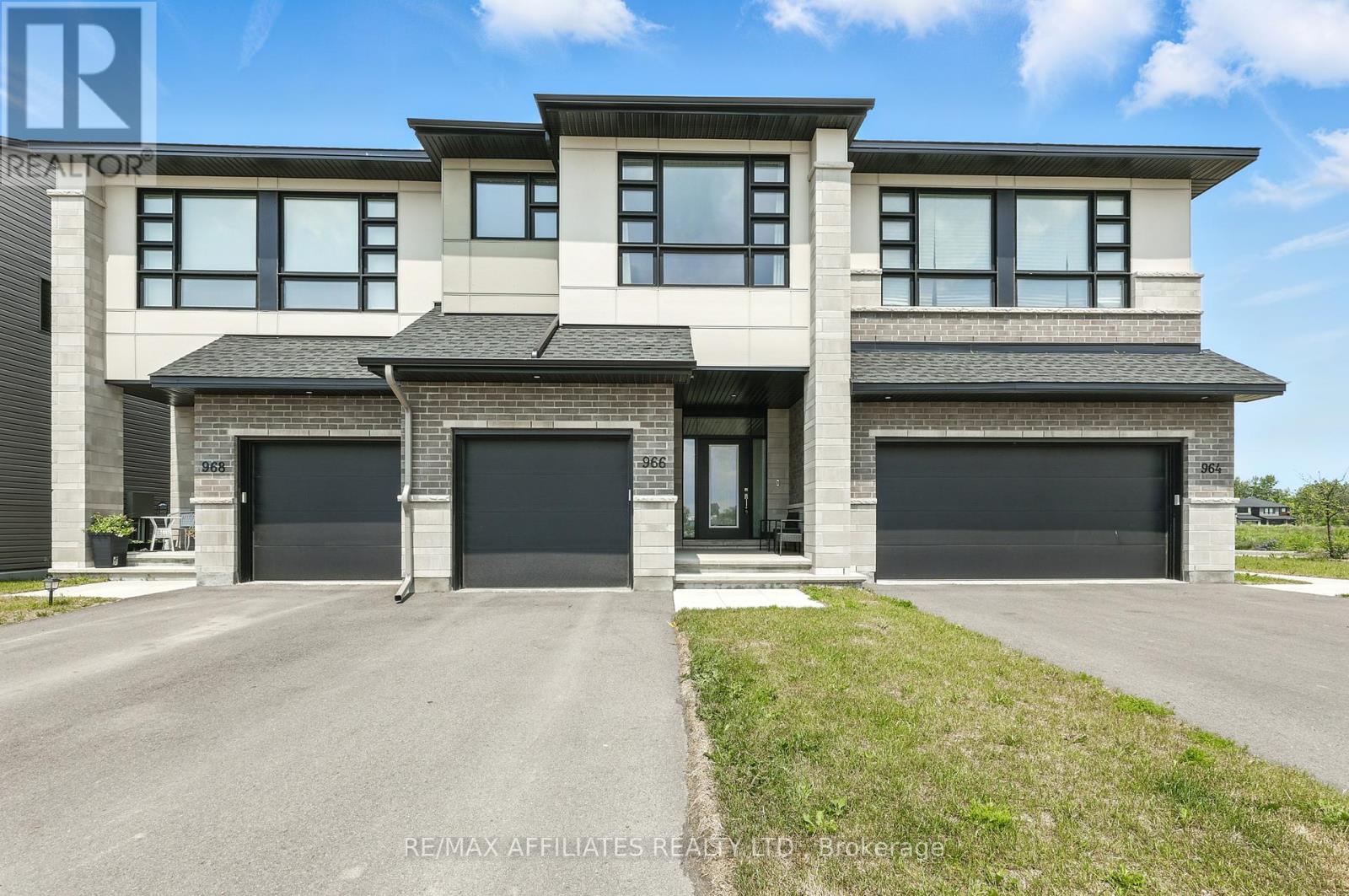 966 Acoustic Way, Ottawa, ON K4M 0R1