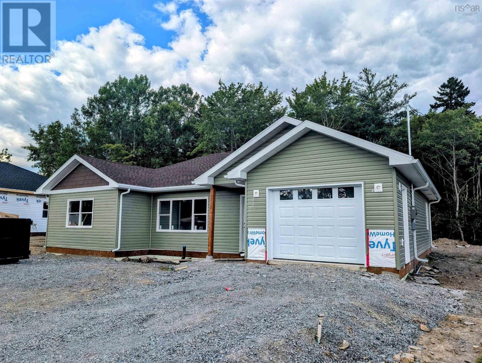 10 Shadebush Walk, Upper Sackville, NS B4E 0X8