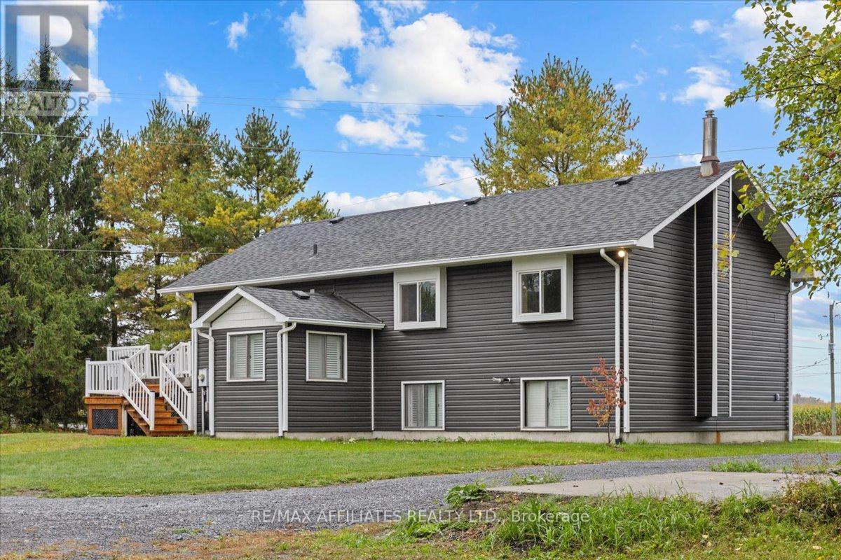 565 Vinette Rd, Clarence-Rockland, ON K0A 2A0
