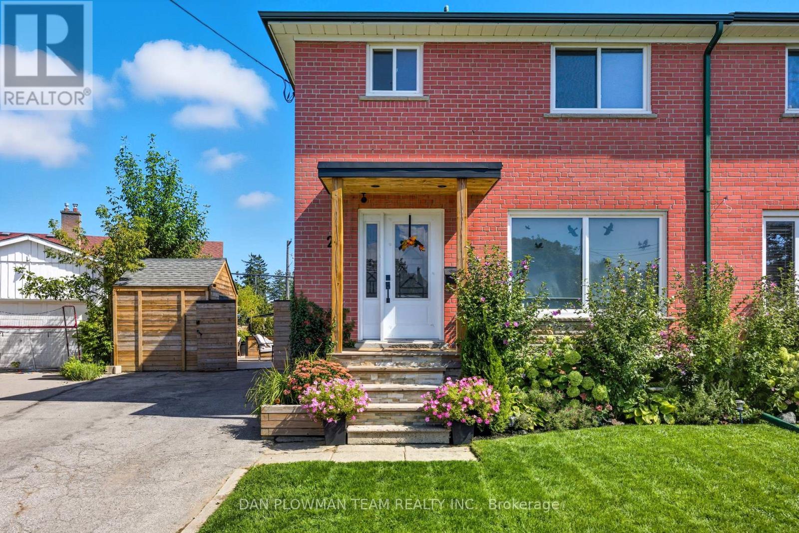 22 Athenia Ct, Toronto, ON M1E 2C1