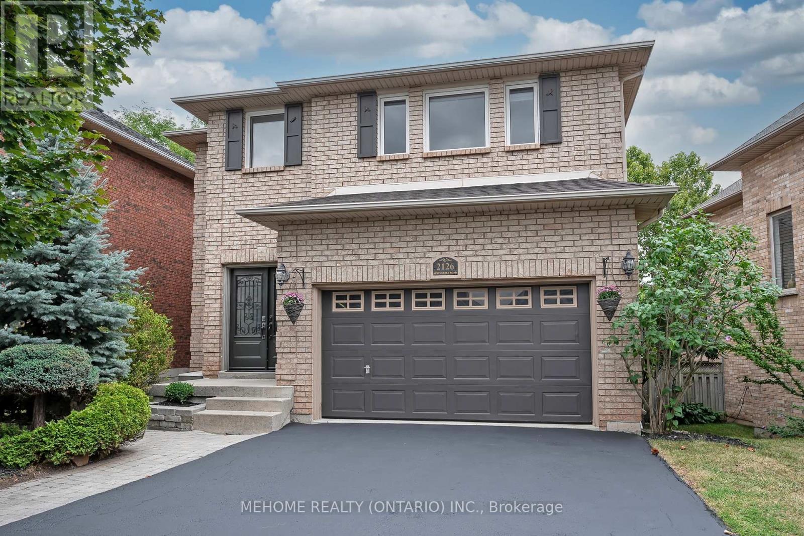 2126 Springdale Rd, Oakville, ON L6M 4C6