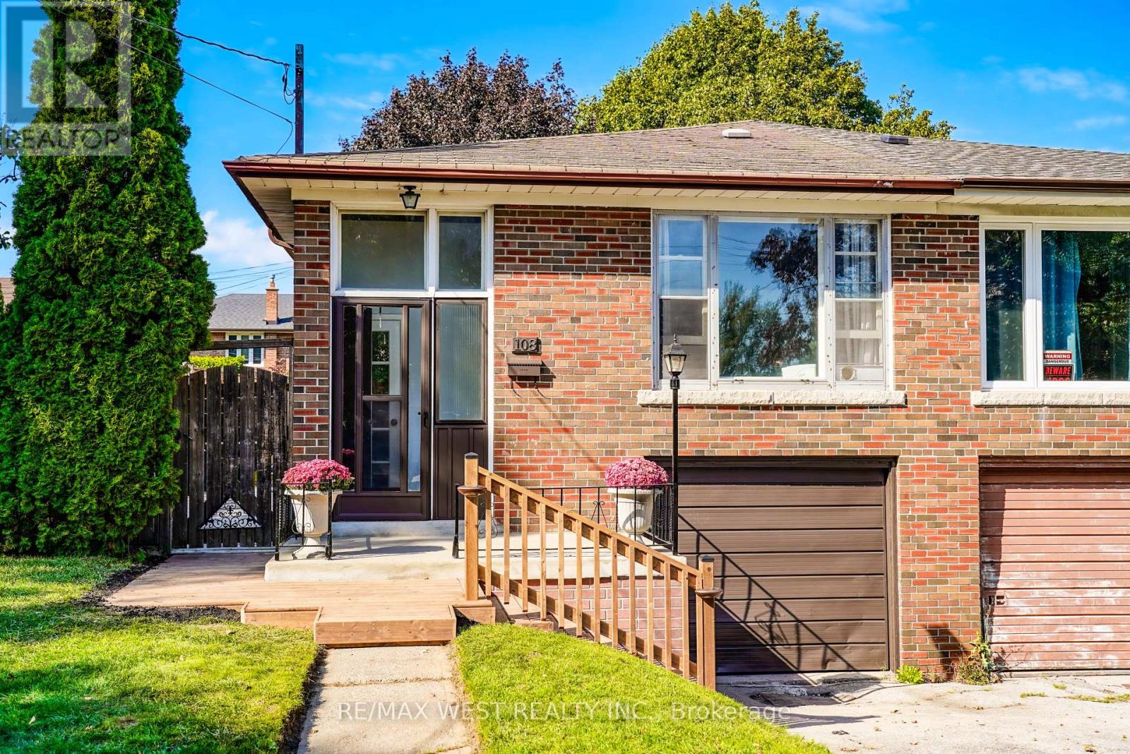 108 Pandora Cir, Toronto, ON M1H 1V9