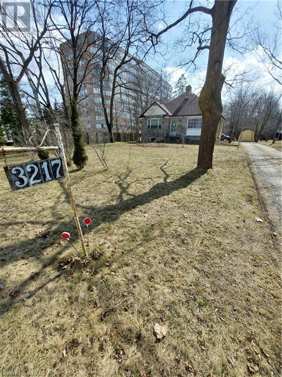 3211-3217 King St E, Kitchener, ON N2A 1B1