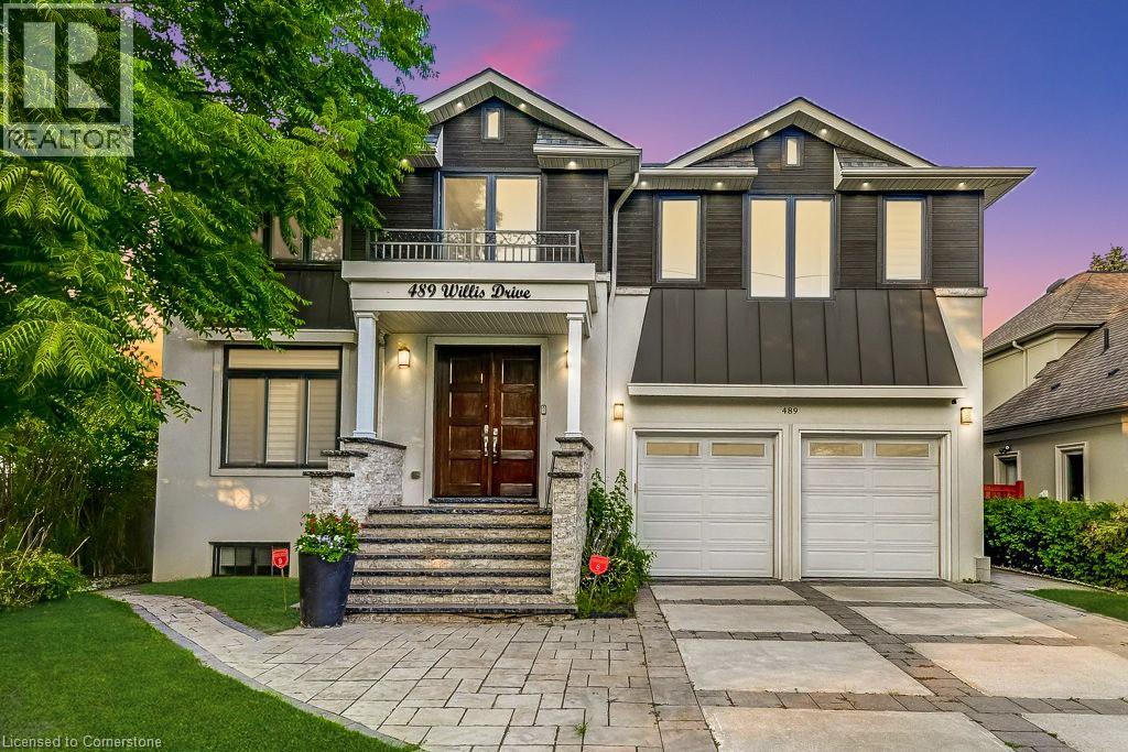 489 Willis Dr, Oakville, ON L6L 4V6