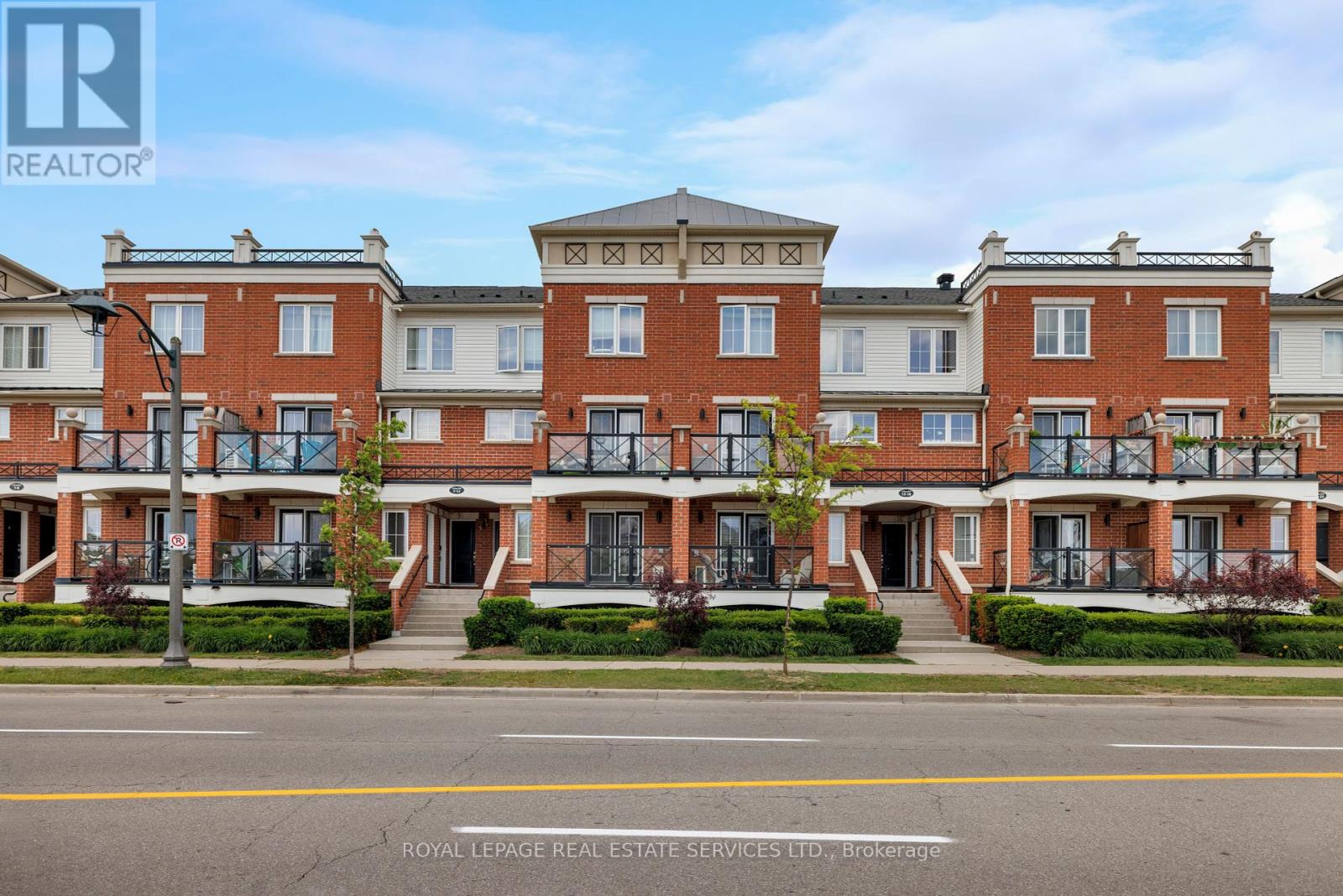 10 15 Hays Blvd, Oakville, ON L6H 0H8