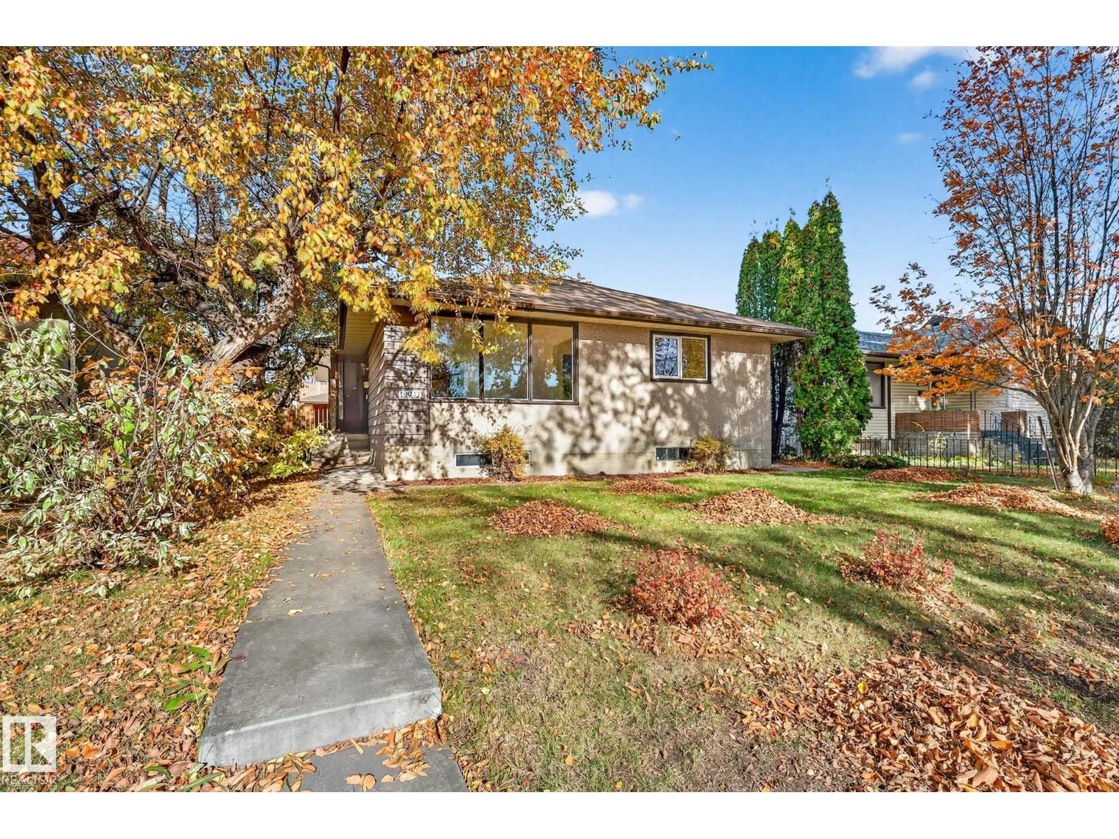 117 Av Nw Unit 13932, Edmonton, AB T5M 3J4