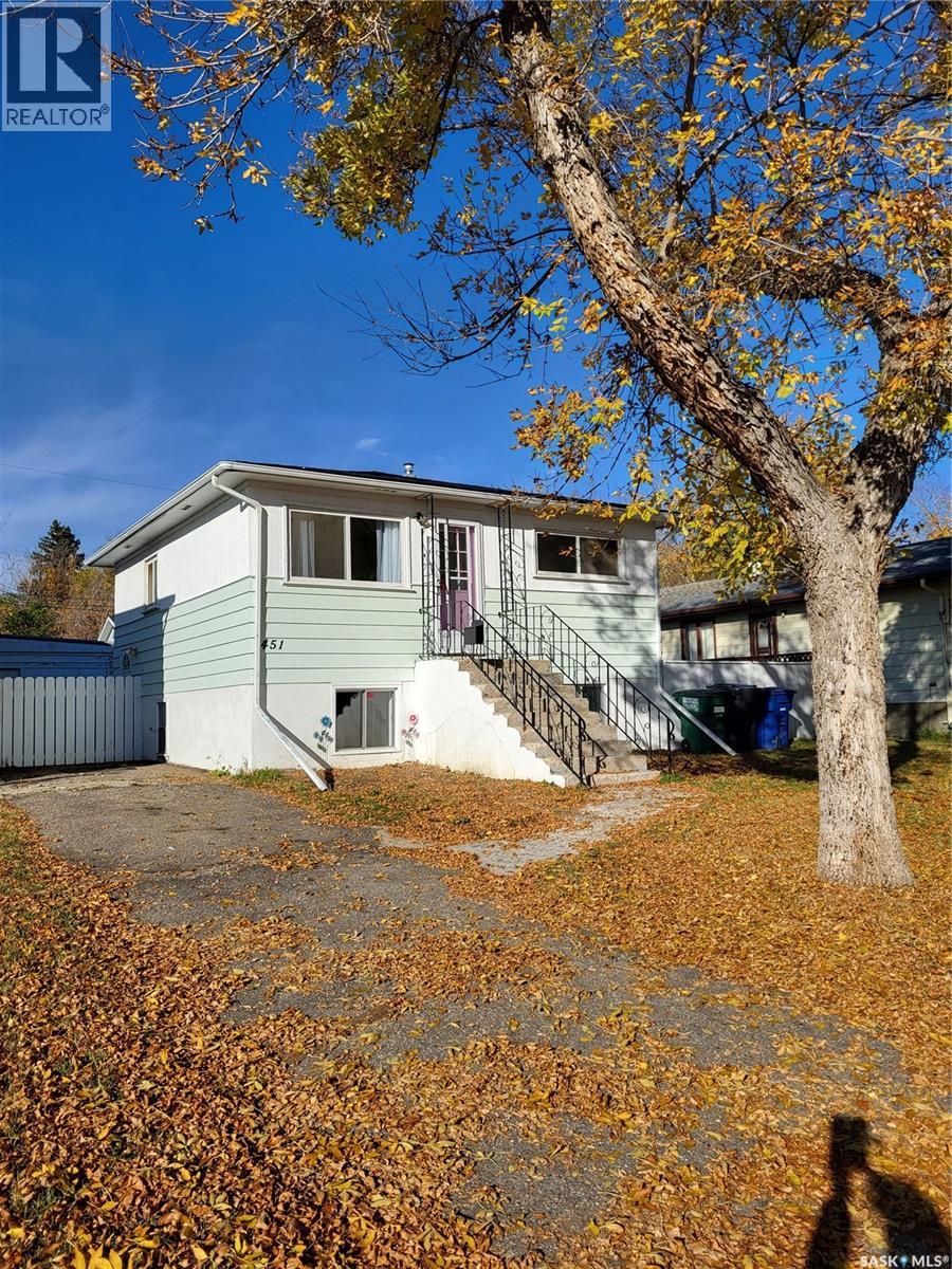 451 S Avenue S, Saskatoon, SK S7M 3A3