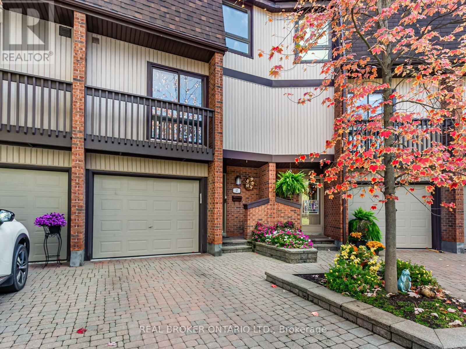 27 1060 Walden Cir, Mississauga, ON L5J 1J6
