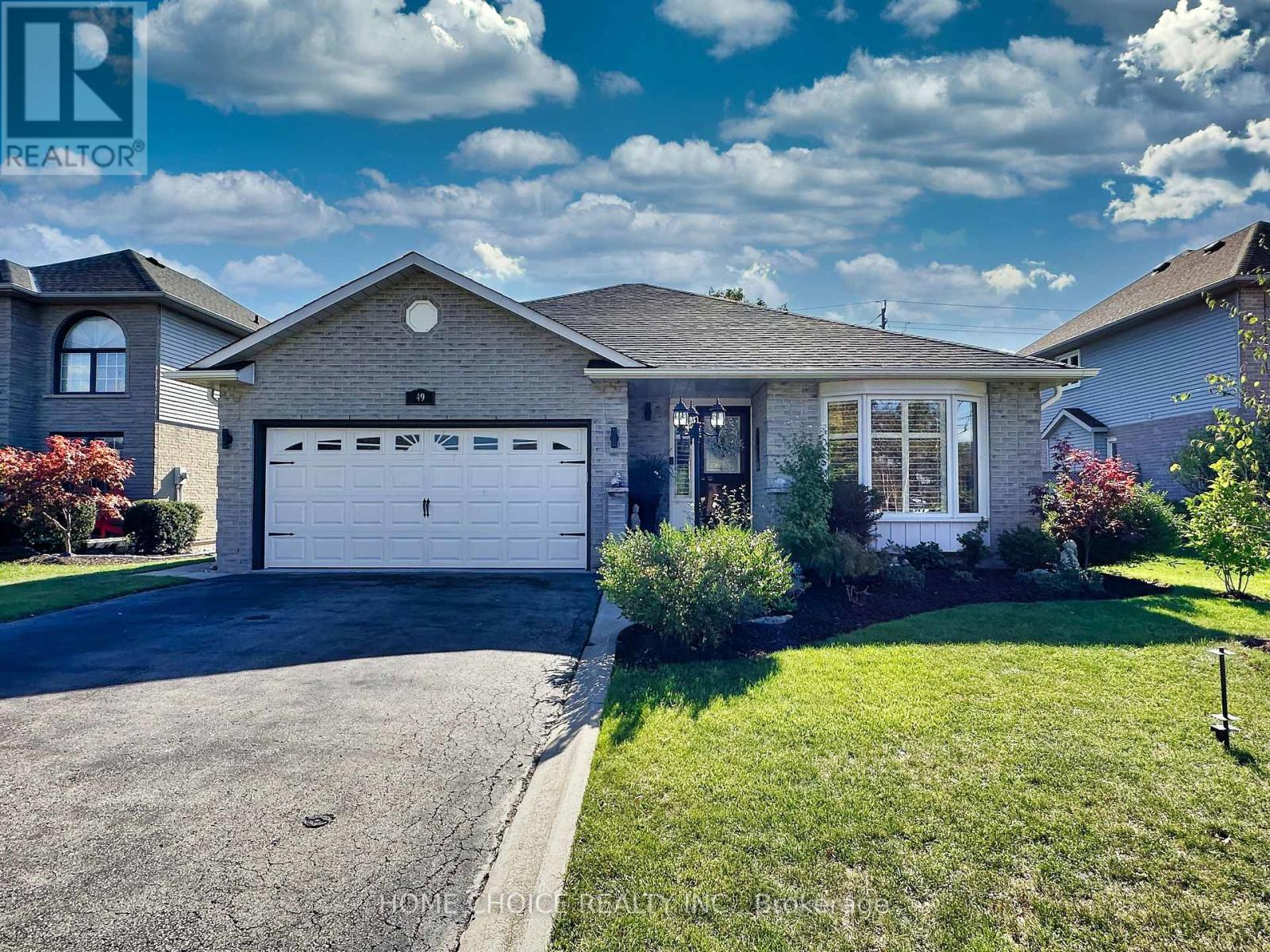 49 Riviera Rdg, Hamilton, ON L8E 5E7