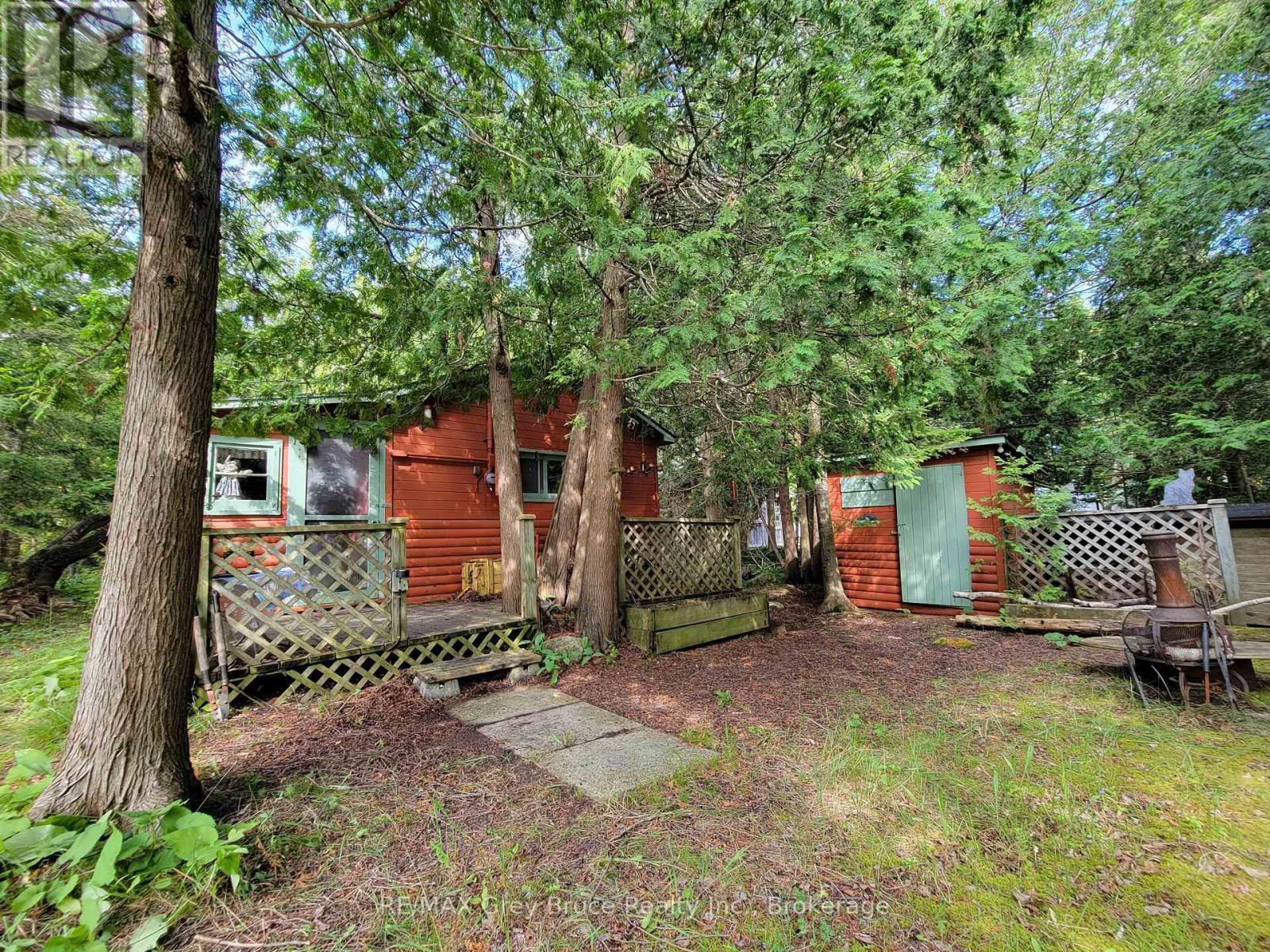 25 Pine Tree Harbour Rd, Northern Bruce Peninsula, ON N0H 1Z0