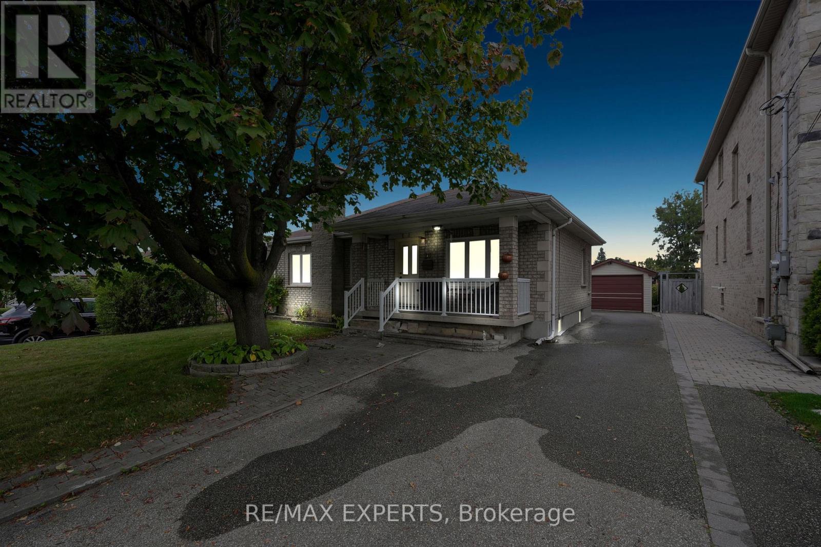 26 Grovedale Ave, Toronto, ON M6L 1Y6