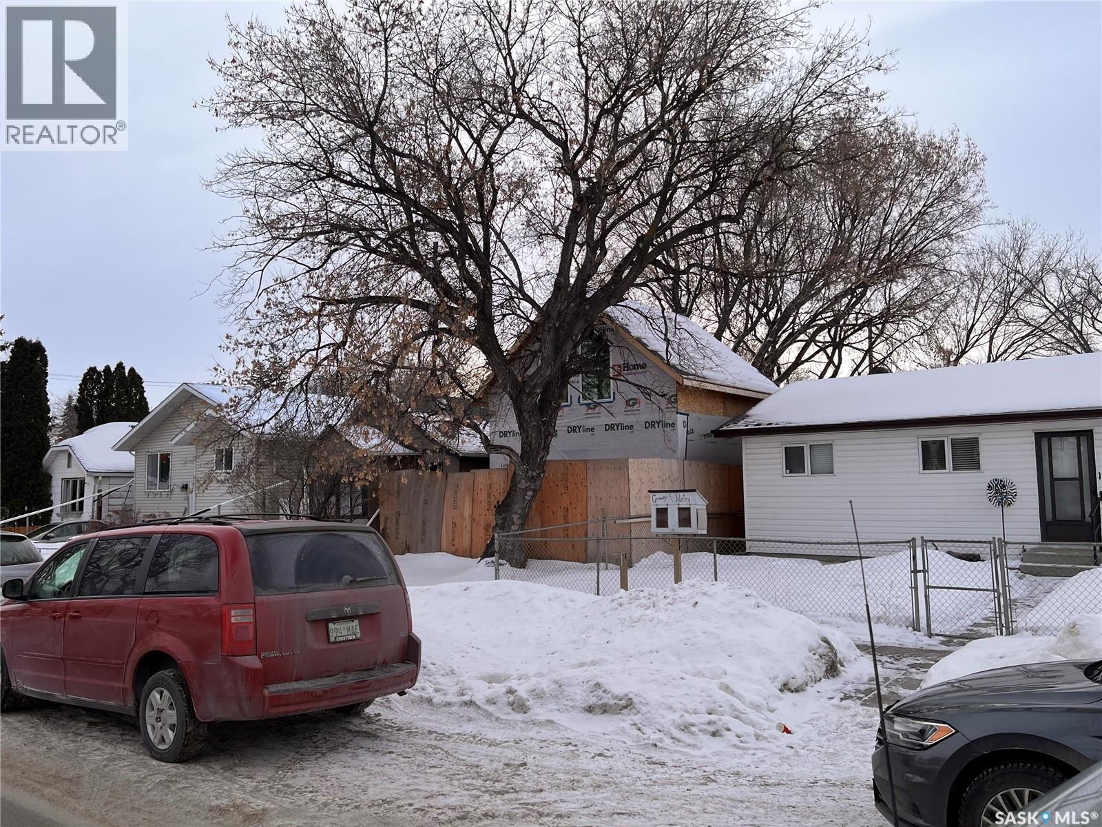 1913 20th Street West, Saskatoon, SK S7M 1A3