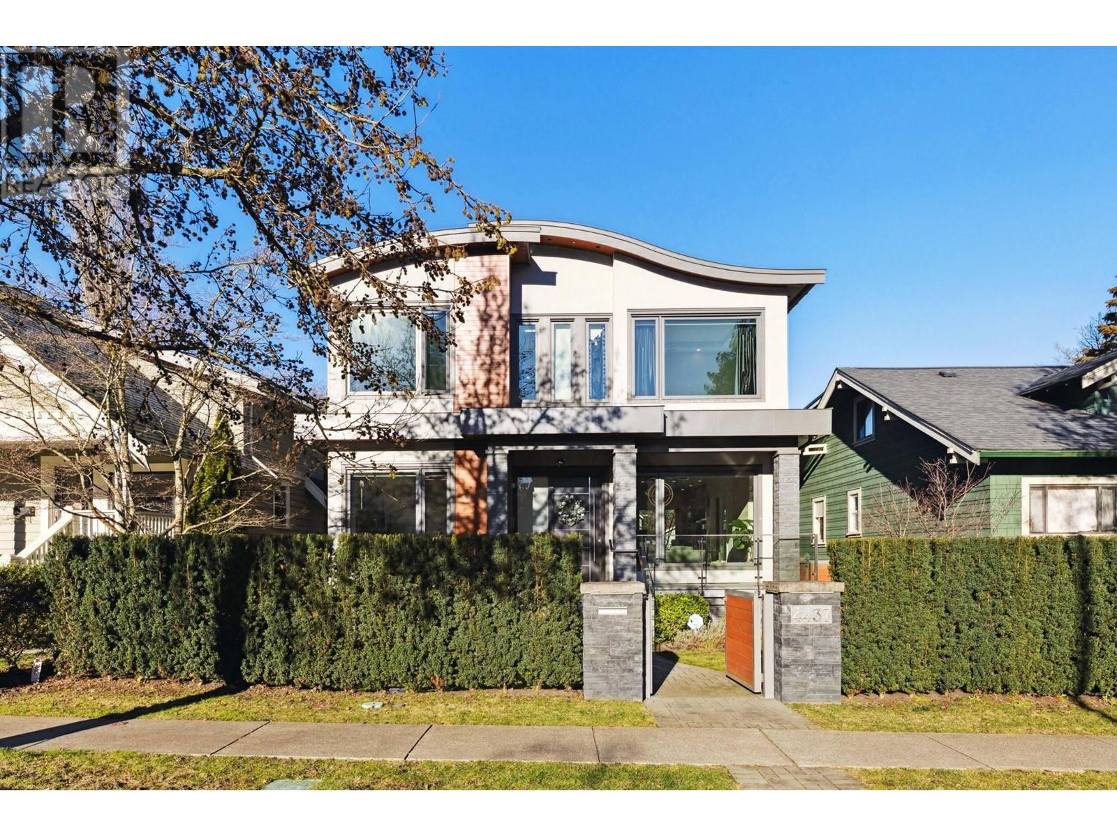 4437 W 13th Ave, Vancouver, BC V6R 2V2