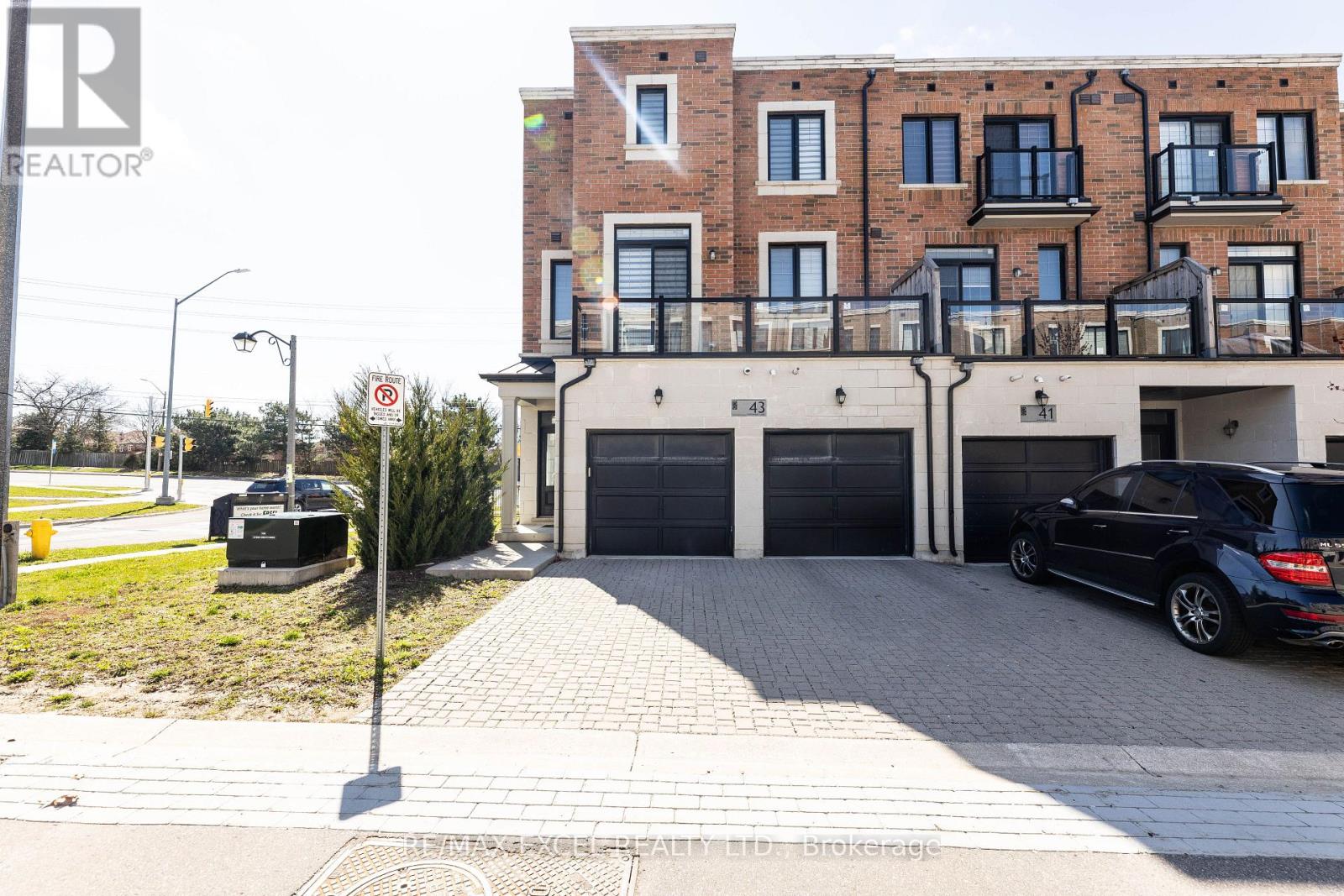 43 Hyderabad Ln, Markham, ON L3P 3K8