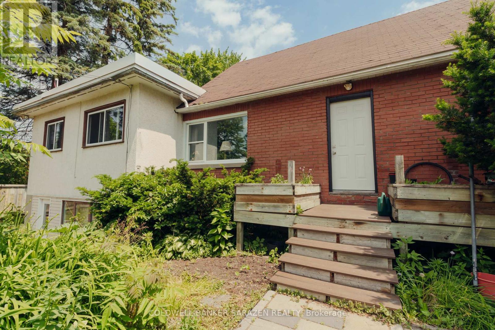 2013 Prince Of Wales Dr, Ottawa, ON K2C 3J7