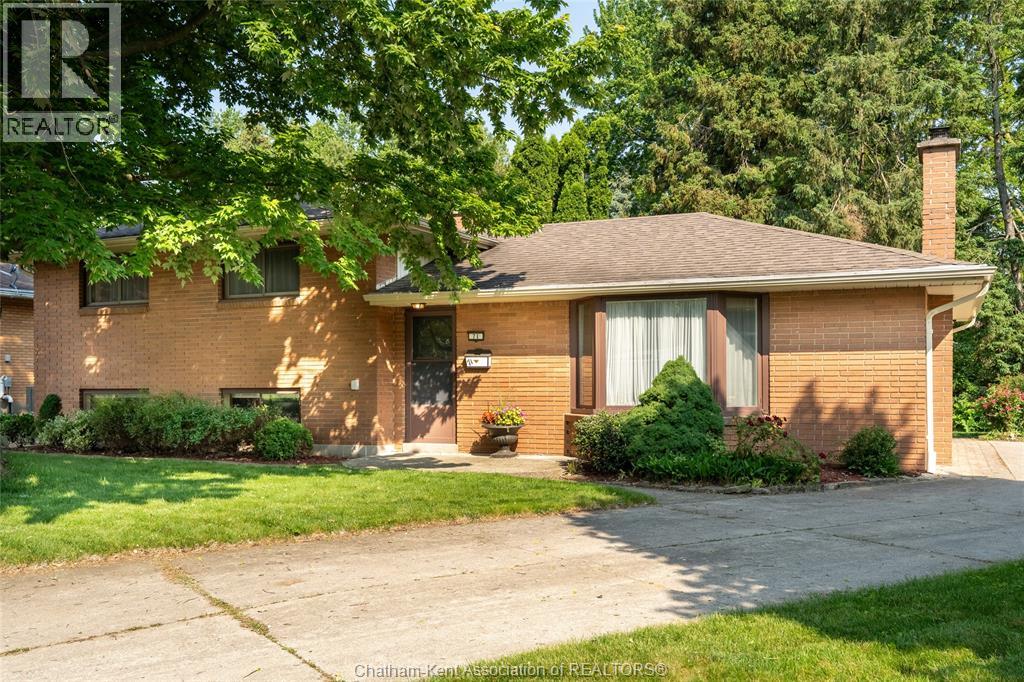 71 Ardleigh Dr, Chatham, ON N7L 2P5