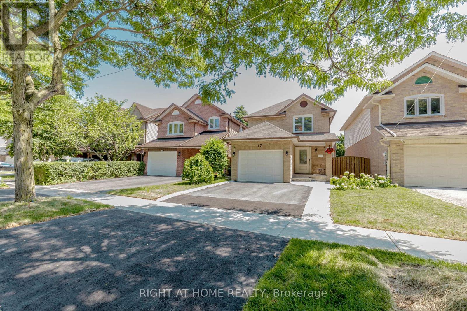 17 Garden Ave, Brampton, ON L6X 1M4
