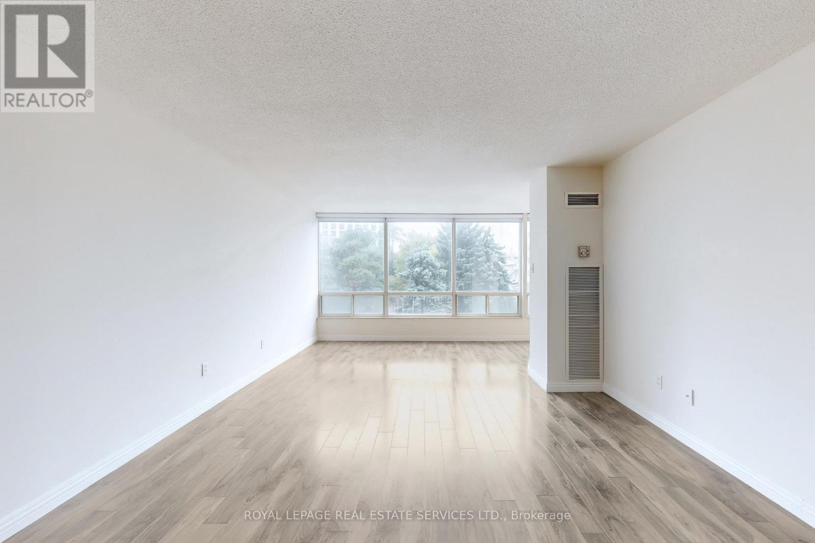 304 1300 Islington Ave, Toronto, ON M9A 5C4