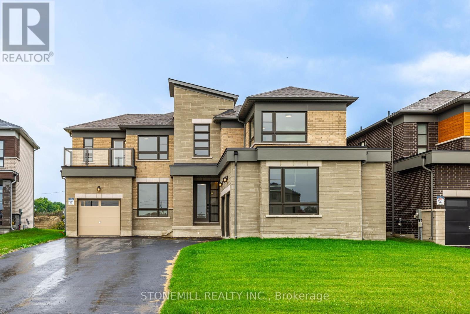 35 Edgar Ave, Essa Baxter, ON L3W 0A9