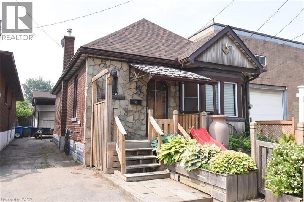 92 Gertrude St, Hamilton, ON L8L 4C2