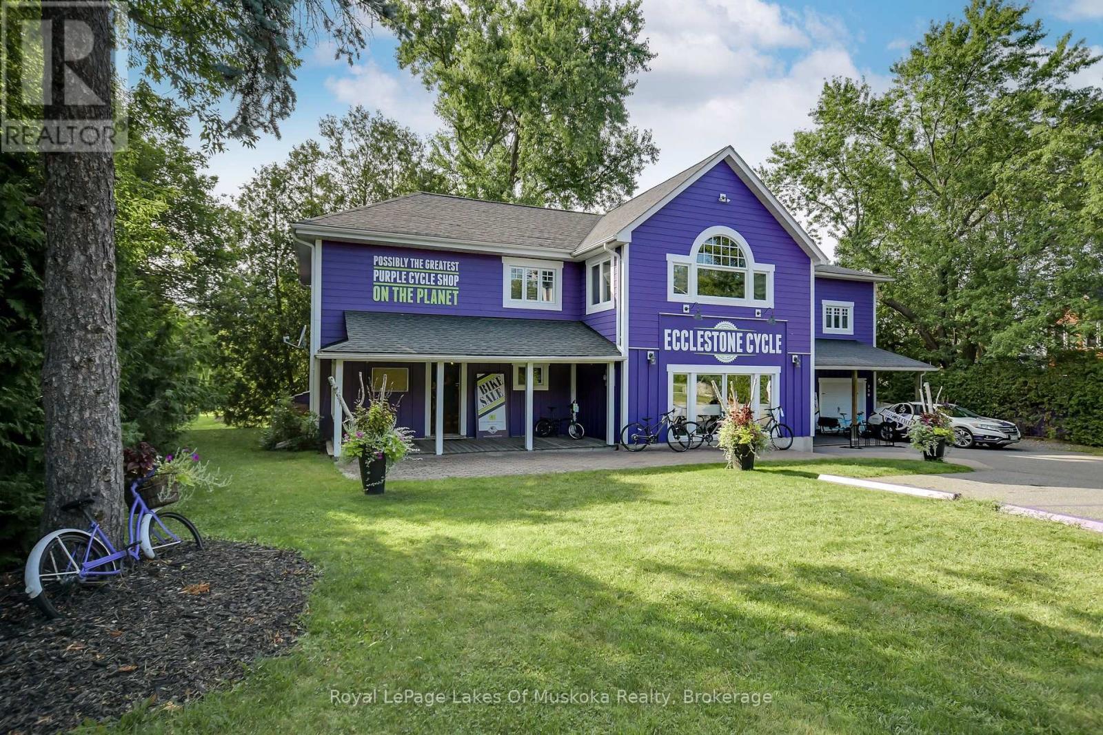 230 Ecclestone Dr, Bracebridge, ON P1L 1G4