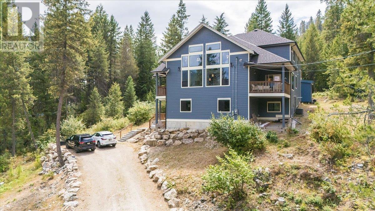 220 Chase Rd, Christina Lake, BC V0H 1E0