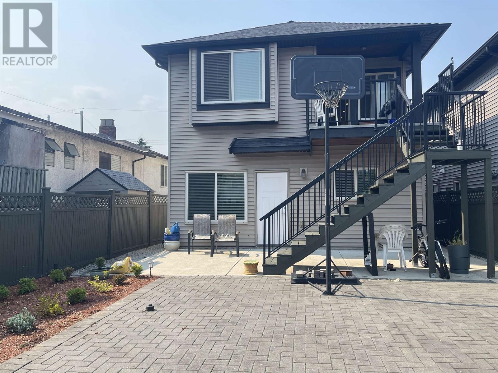 7348 11th Avenue, Burnaby, BC V3N 2N1