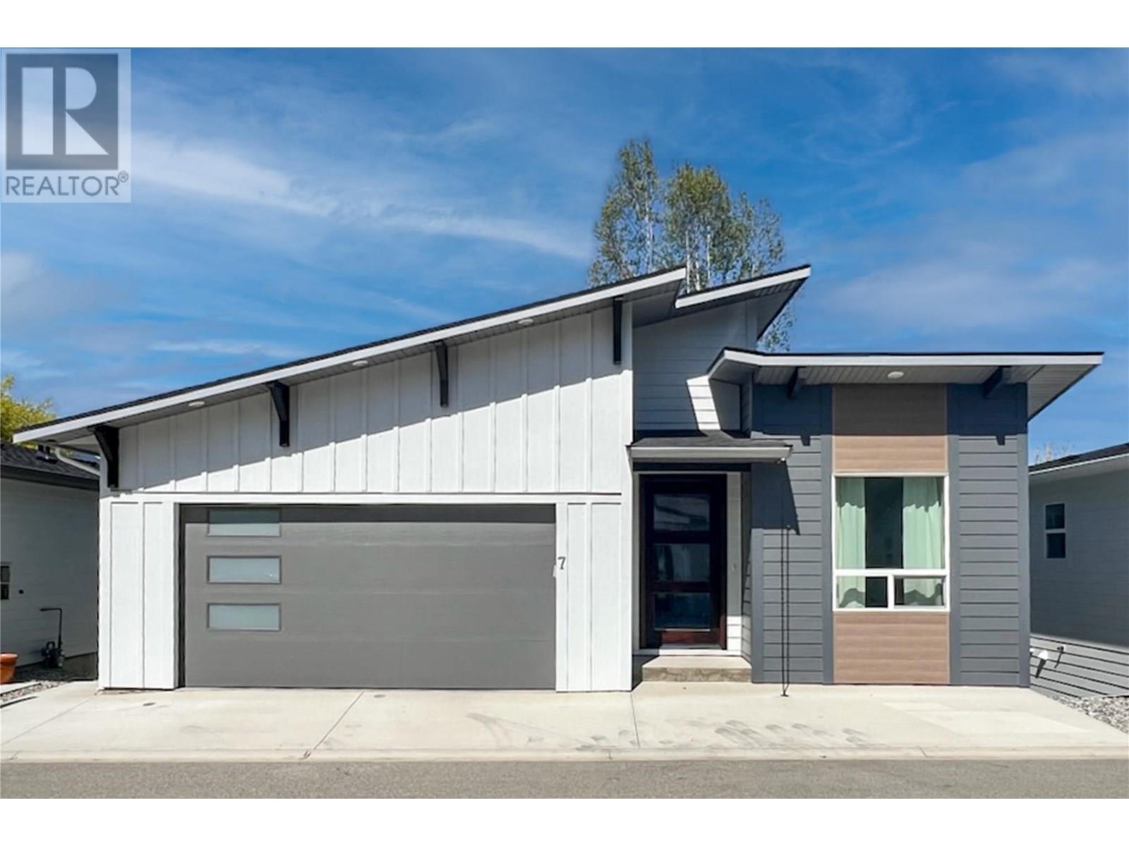 1840 10 Street Sw Unit 7, Salmon Arm, BC V1E 0H2