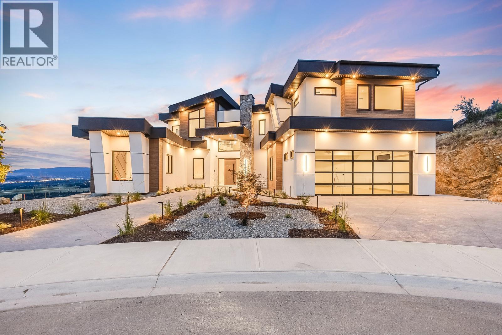 1122 Pearcy Ct, Kelowna, BC V1W 5H6