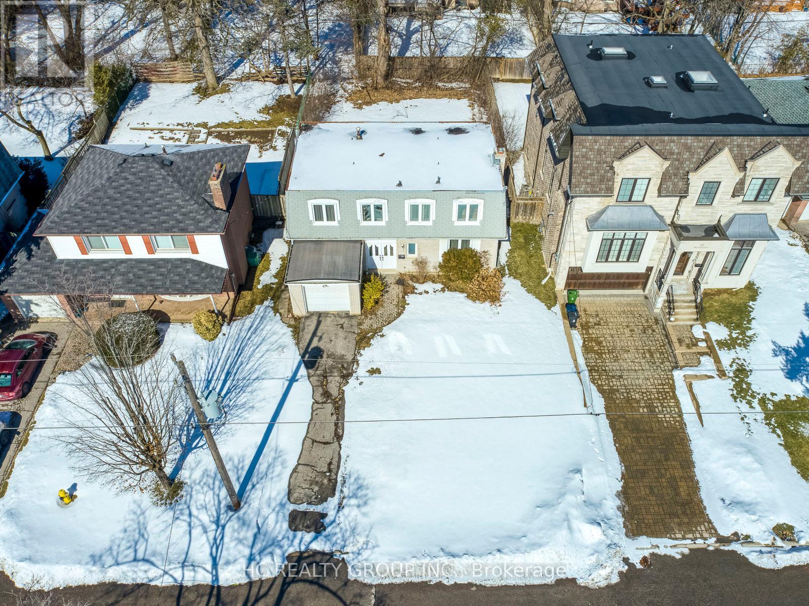 10 Waring Ct, Toronto, ON M2N 4G7