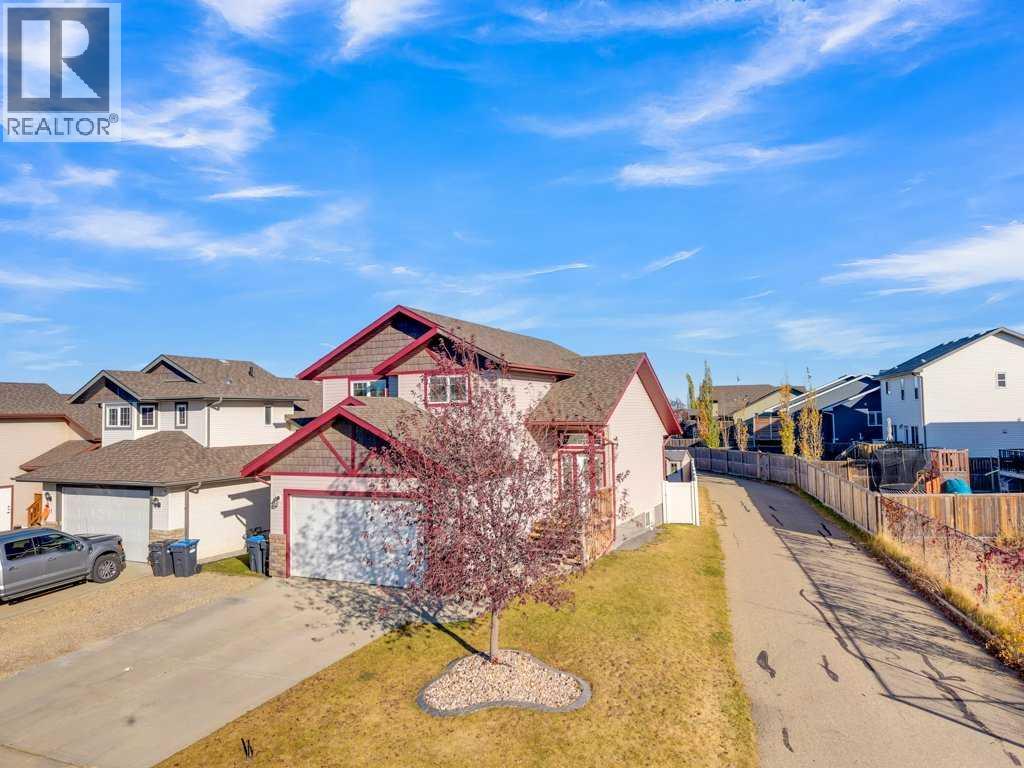 9 Rozier Close, Sylvan Lake, AB T4S 0B8
