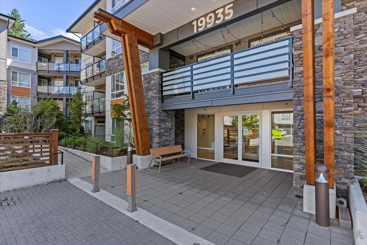 19935 75a Avenue Unit 204, Langley, BC V2Y 4L6