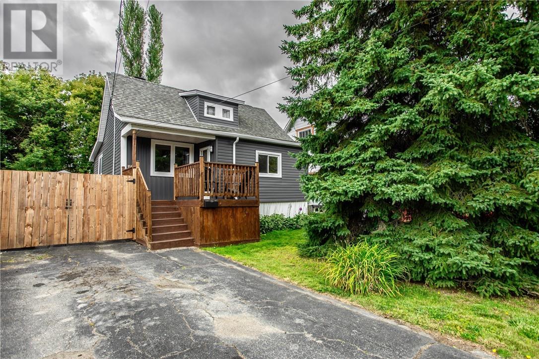 71 Edmund St, Sudbury, ON P3E 1L4
