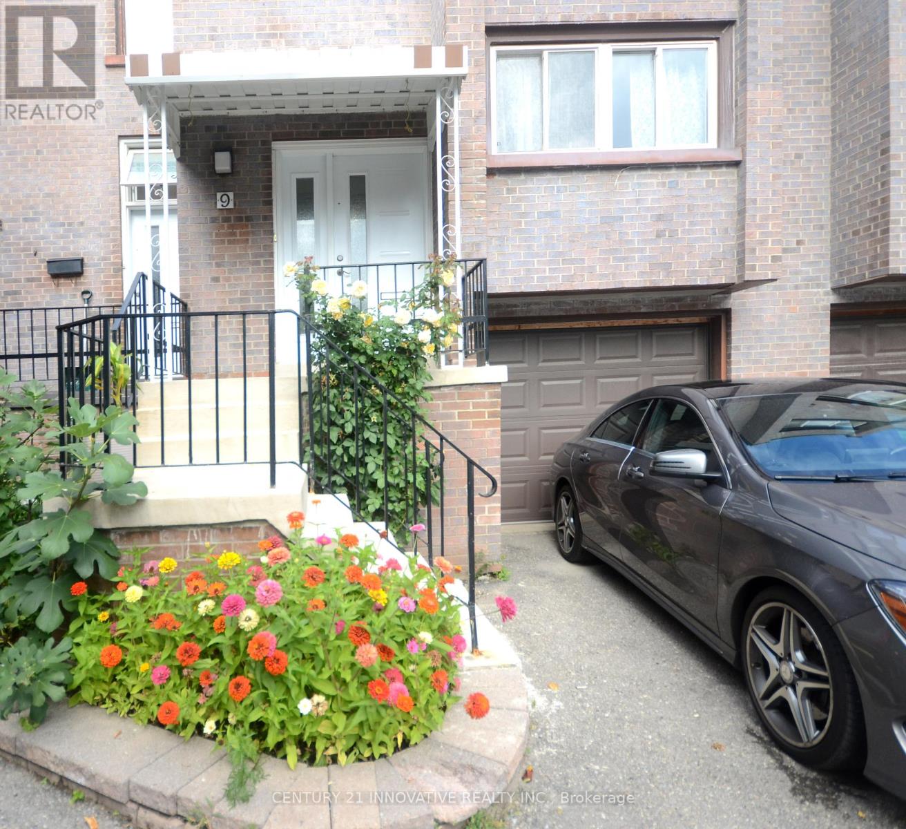 9 Candy Courtway, Toronto, ON M2R 2Y7
