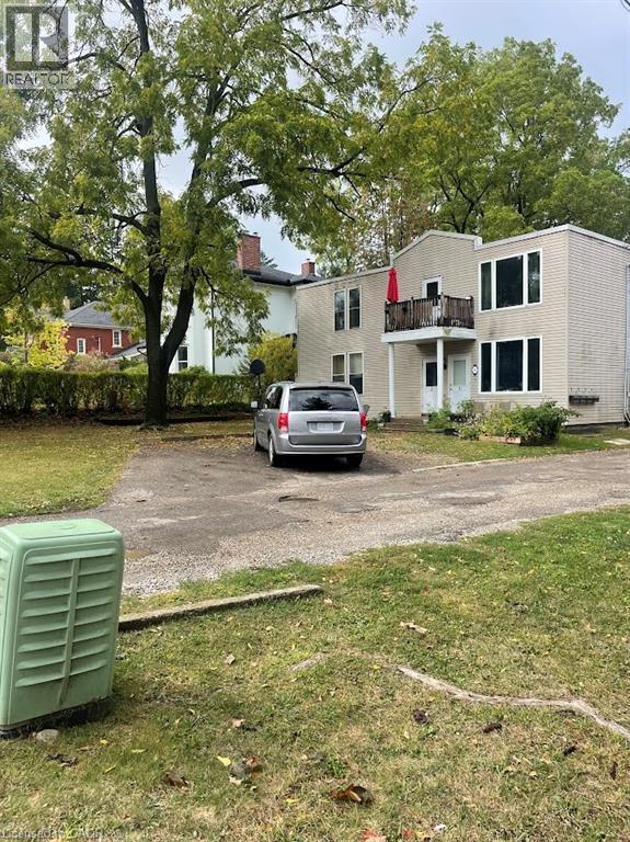 74 William St W, Waterloo, ON N2L 1J7