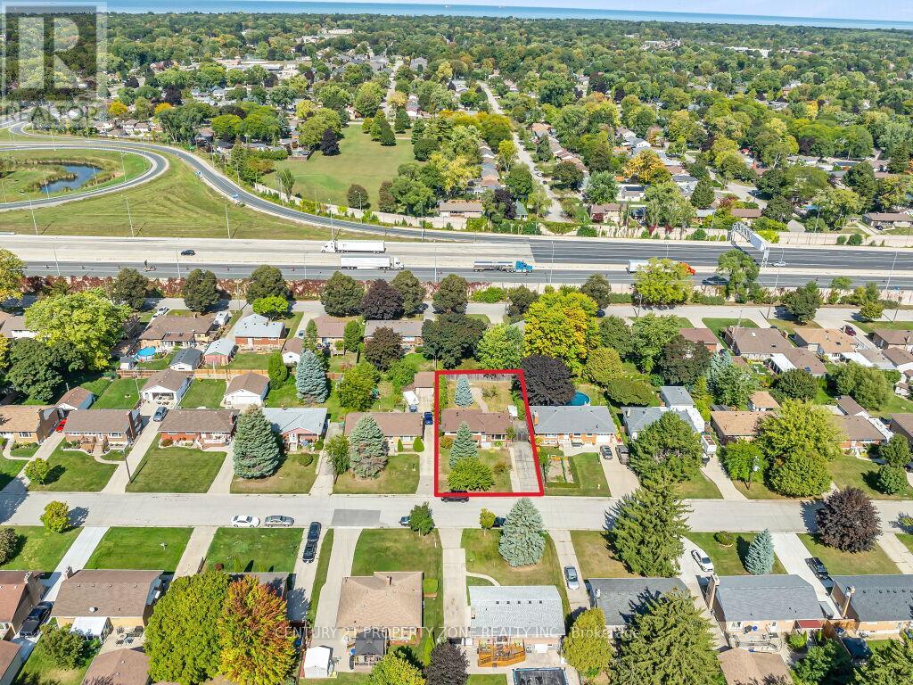1002 Eastlawn Ave, Sarnia, ON N7S 1X4