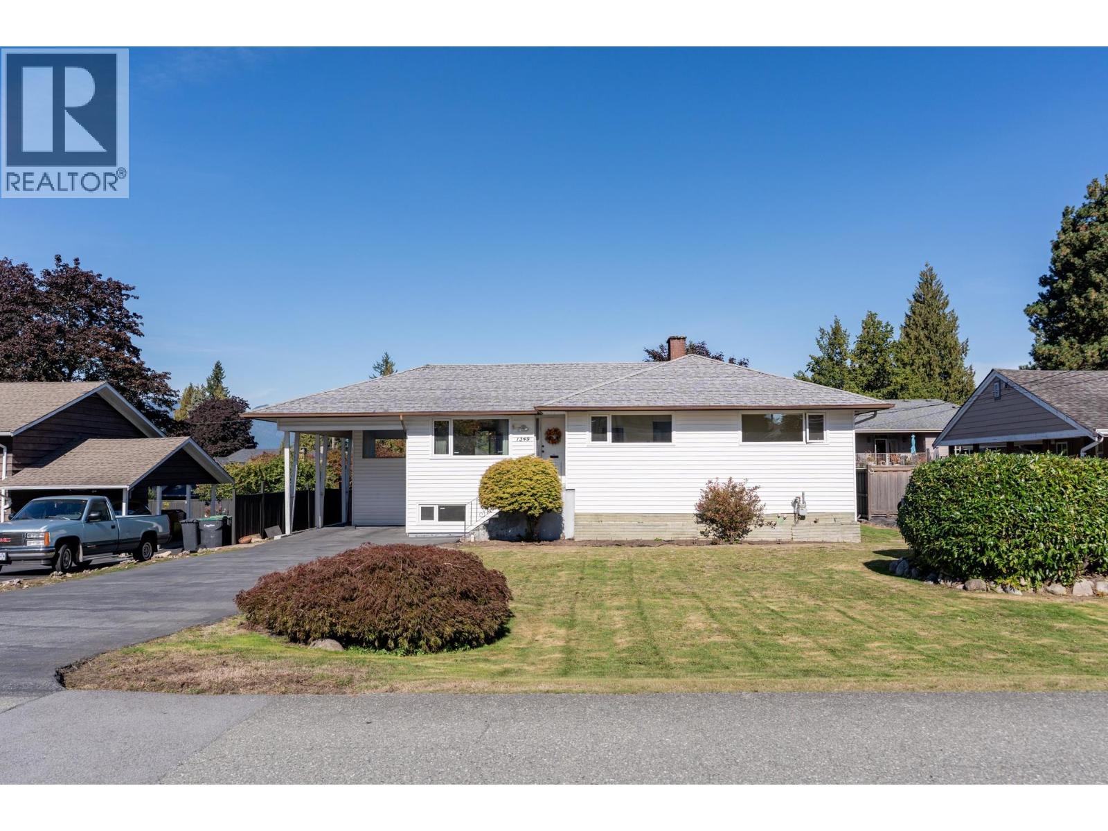 1349 Summit Dr, Coquitlam, BC V3J 5L7
