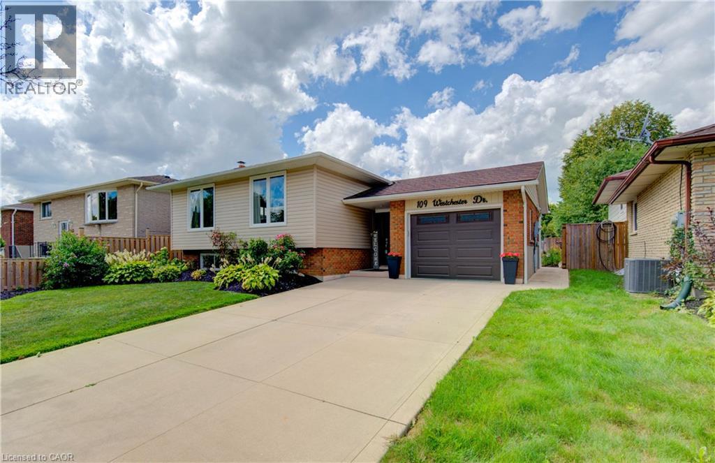 109 Westchester Dr, Kitchener, ON N2B 3L6