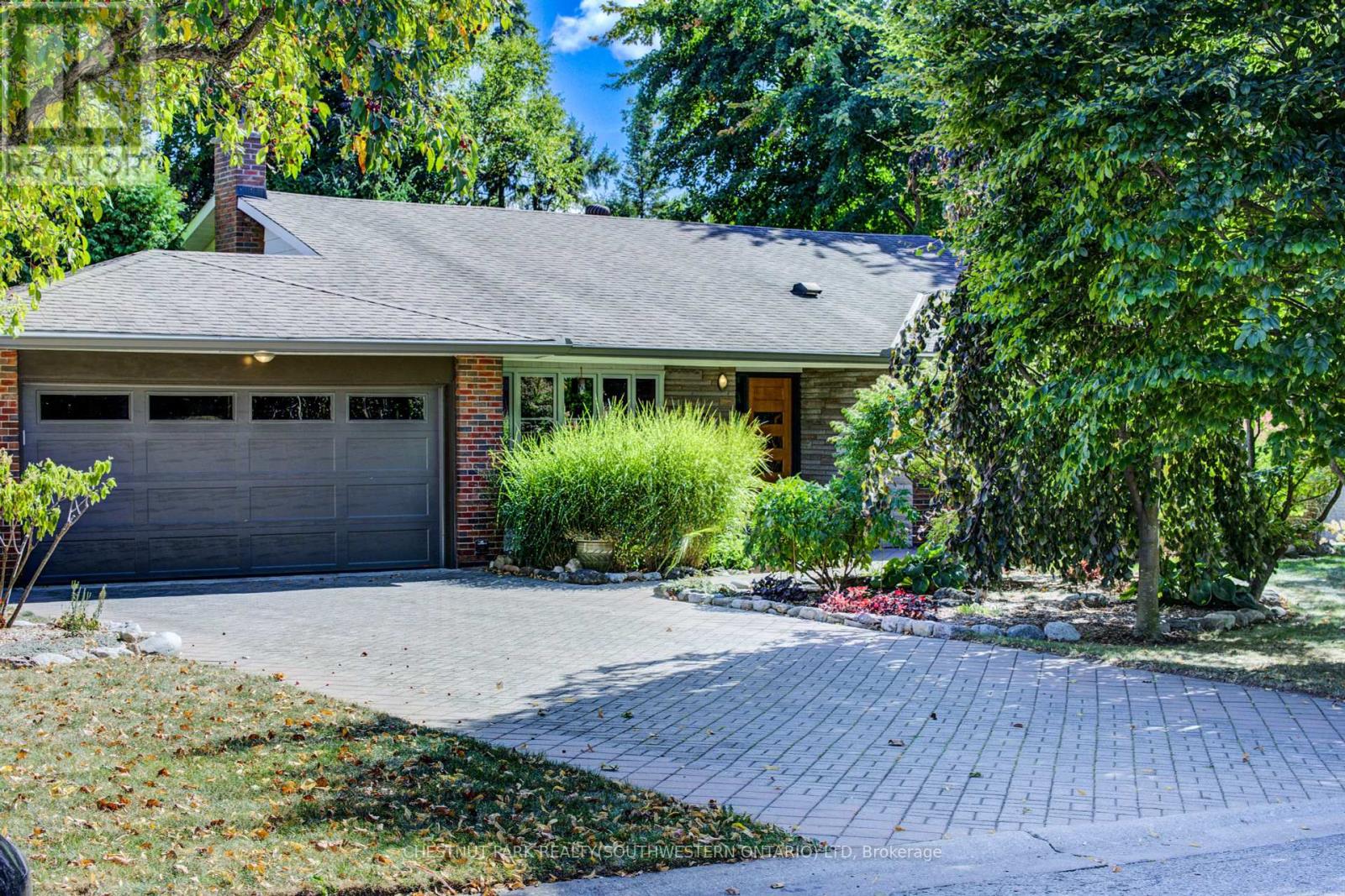 9 Monticello Cres, Guelph Kortright East, ON N1G 2M1