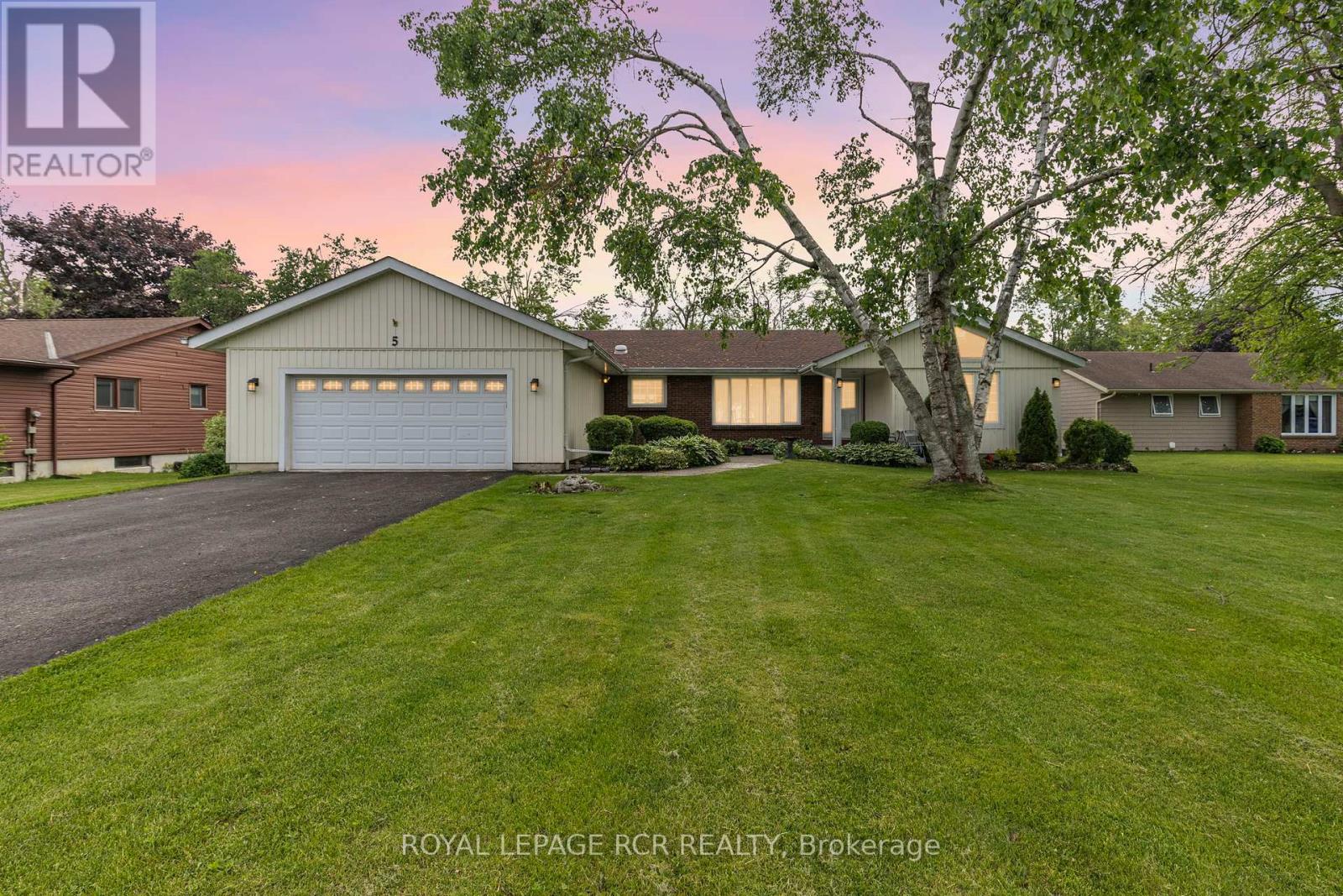 5 Park Ln, Ramara, ON L0K 1B0