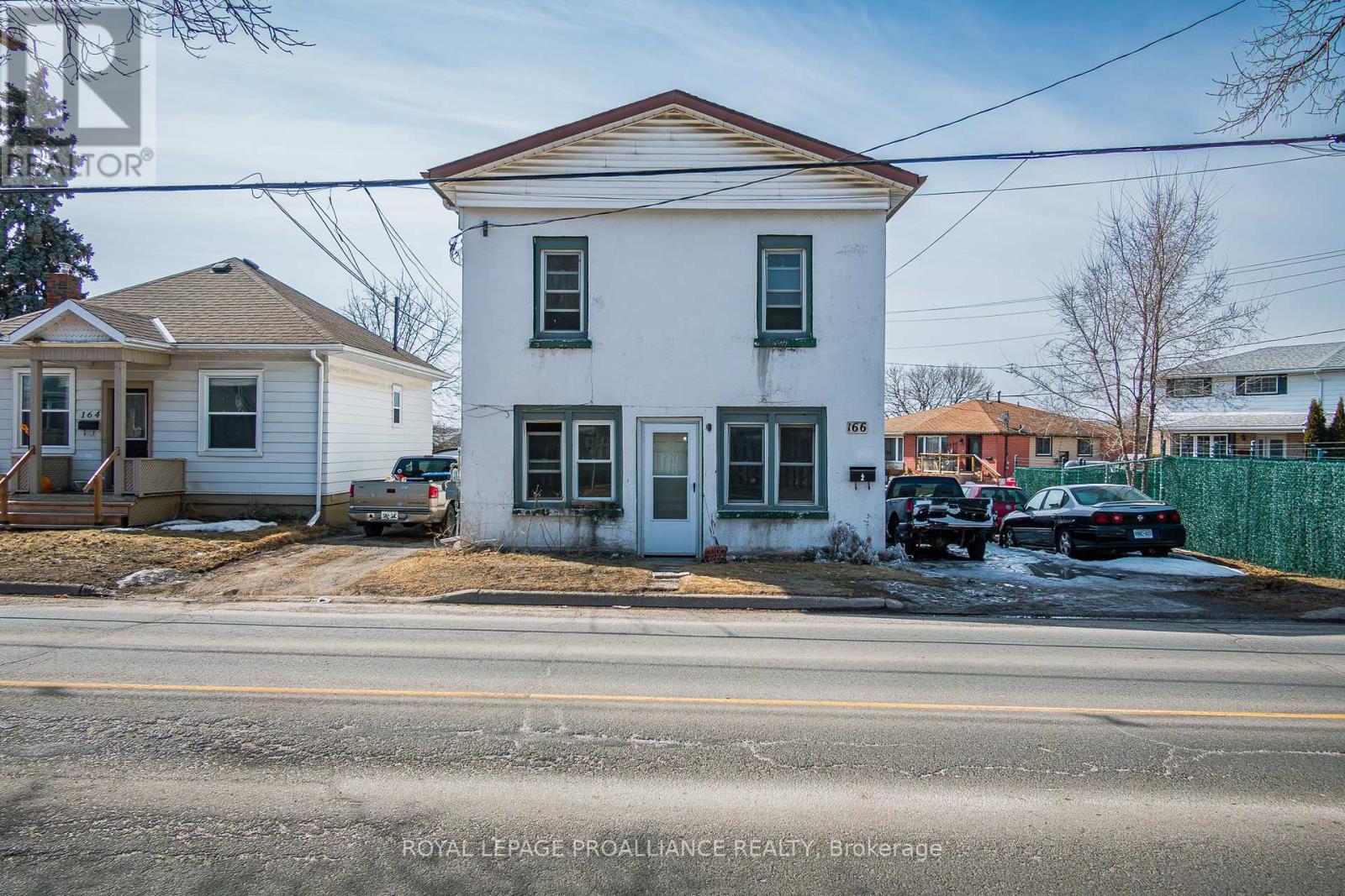 166 West St, Quinte West Trenton Ward, ON K8V 2M7